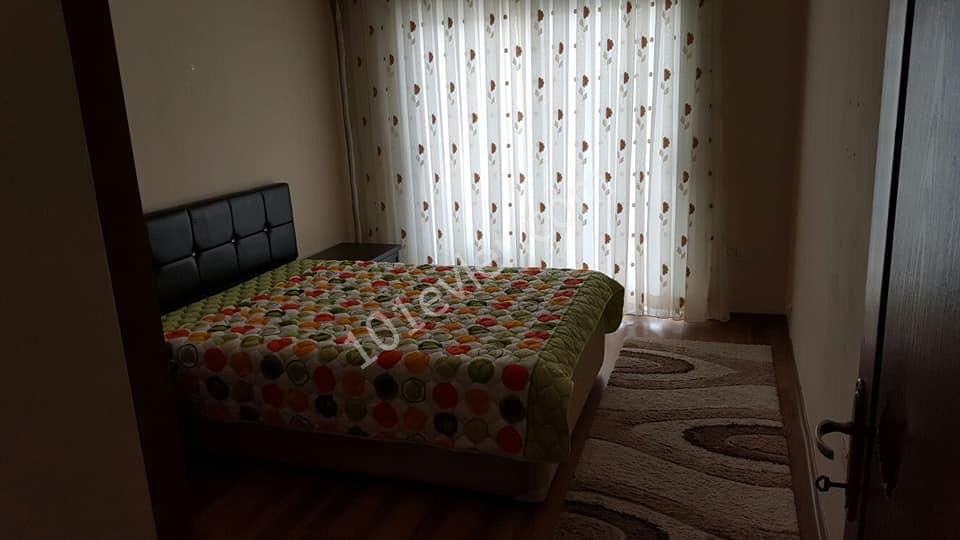 Girne 23 Nisan Okulu Bölgesinde Merkezde Kiralık 3+1 