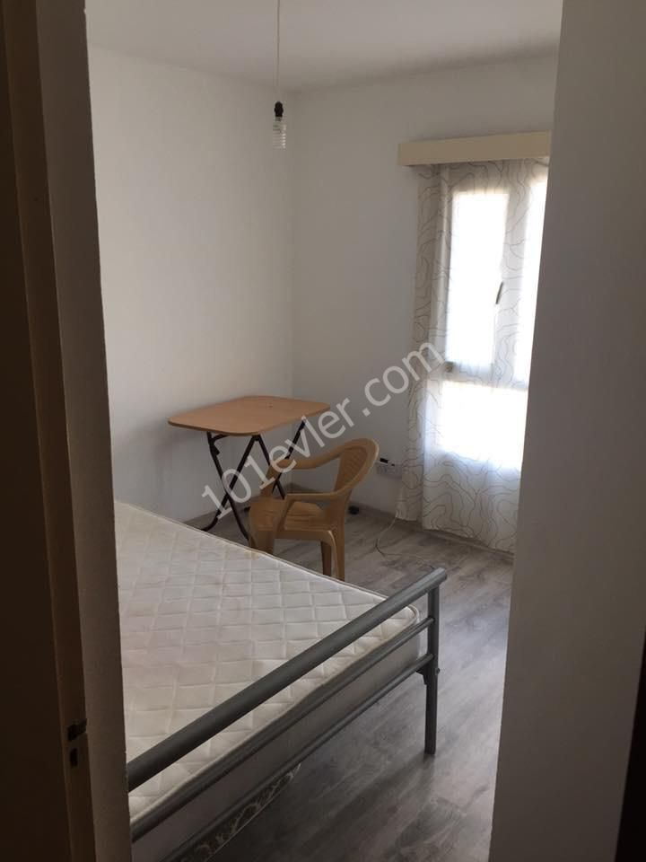 Girne Pasha Otel Arkası 2+1 Kiralık Eşyalı Daire Uygun Fiyat