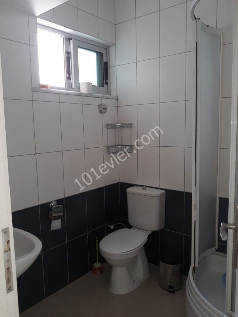 Girne Akpınar Çemberi Arkası Stadyum Yakını Kiralık 1+1 Daire