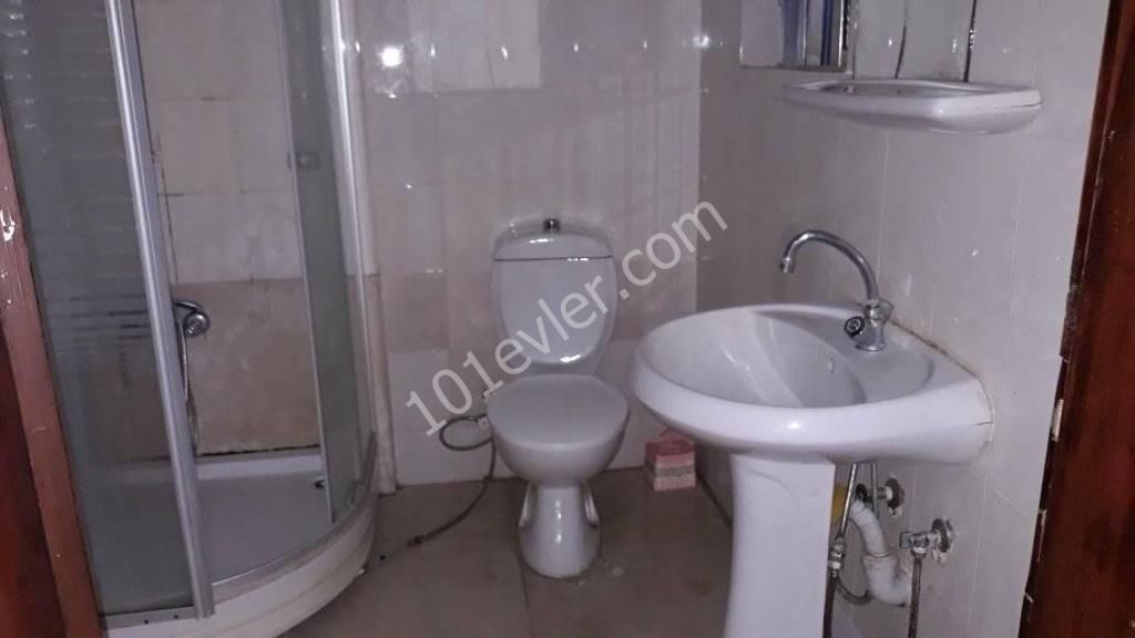 Girne Jasmine Court Bölgesinde Eşyalı 3+1 Kiralık Daire