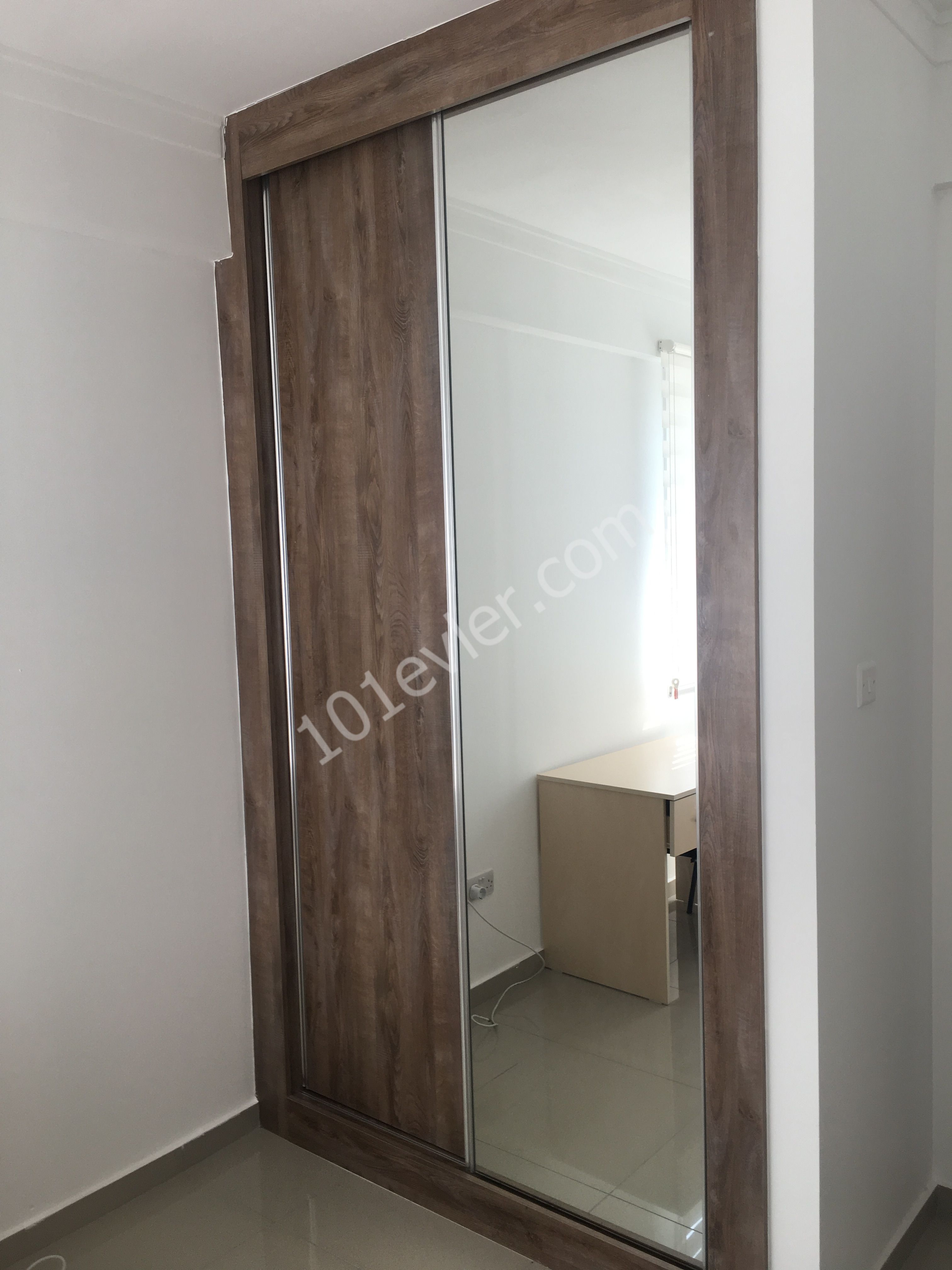 Lefkoşada Dereboyuna Yakın Yeni Bina Kiralık 2+1