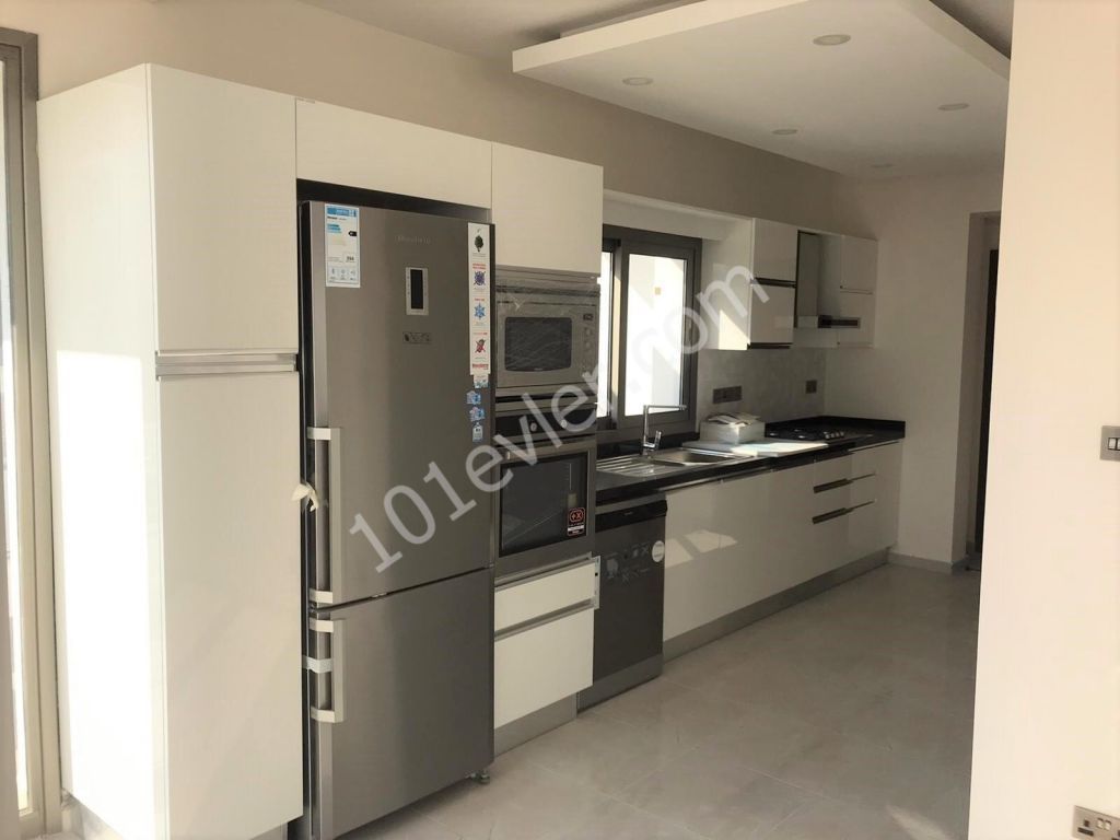 Girne Merkezde, Çok Lüks 2+1 Penthouse