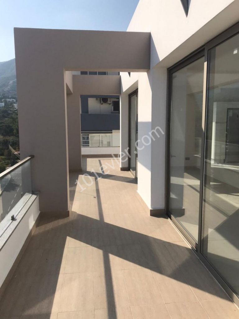 Girne Merkezde, Çok Lüks 2+1 Penthouse