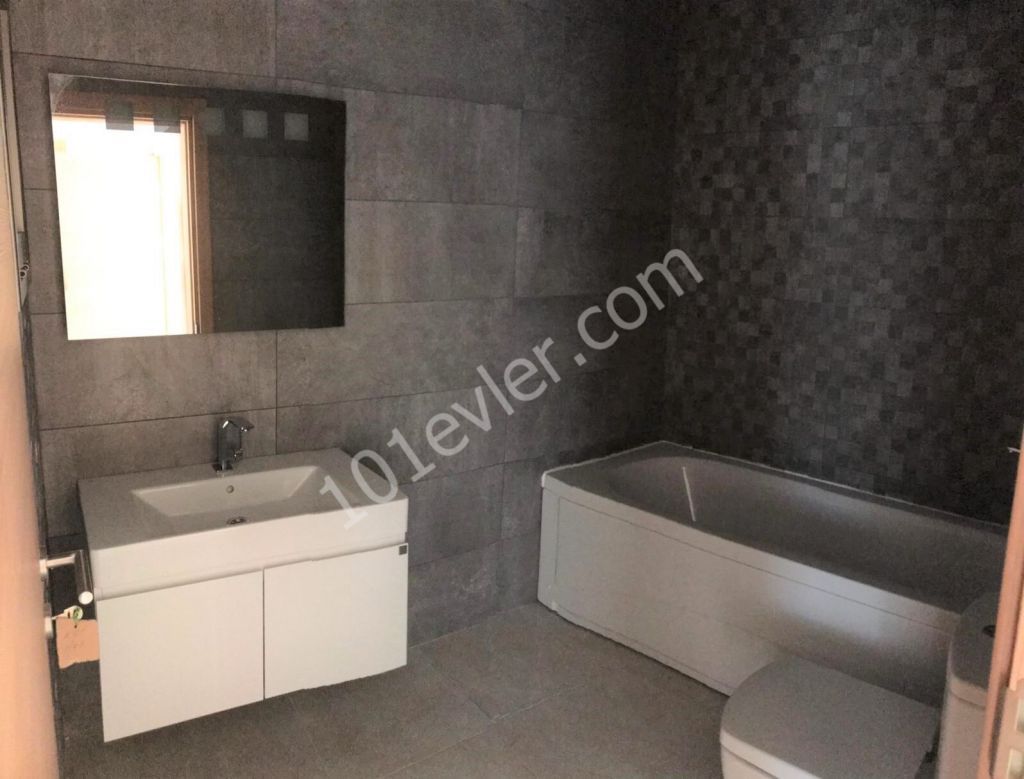 Girne Merkezde, Çok Lüks 2+1 Penthouse