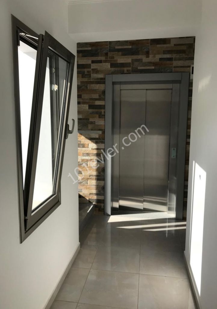 Girne Merkezde, Çok Lüks 2+1 Penthouse