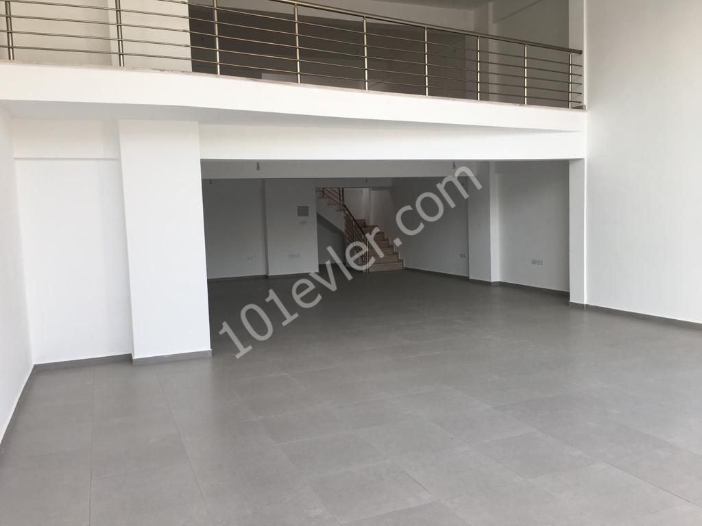 Lefkoşa Kolan Hastahanesi Yakını 240m2 Sende Katlı Kiralık Dükkan 