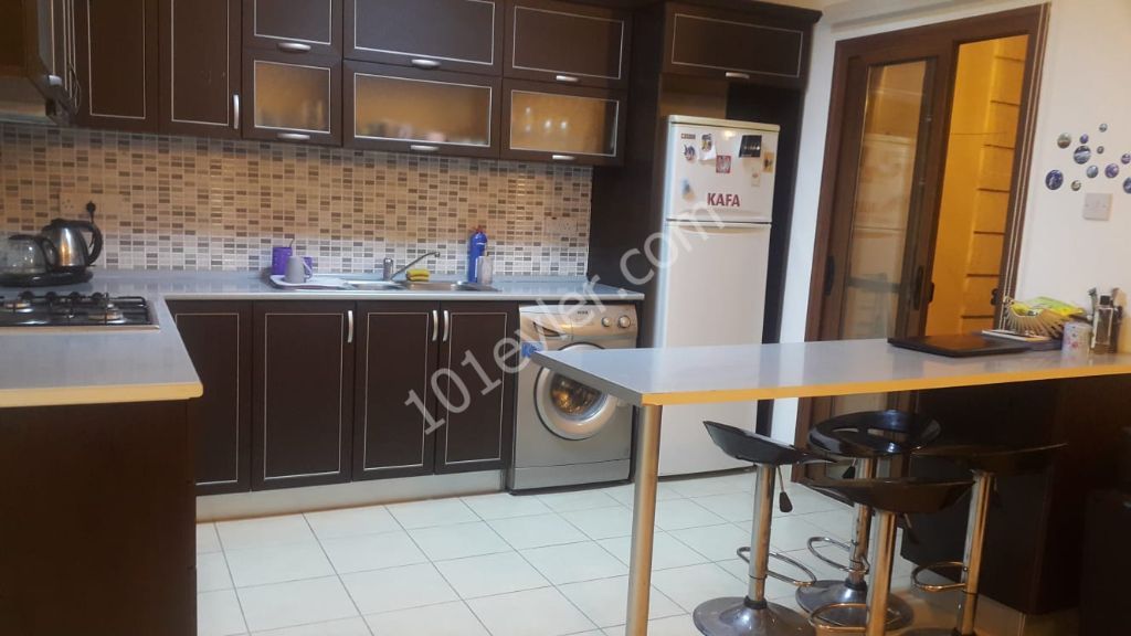 Doğanköy'de Cembere Yakın Kiralık Deniz Manzaralı-Ortak Havuzlu 2+1 Kiralık Penthouse