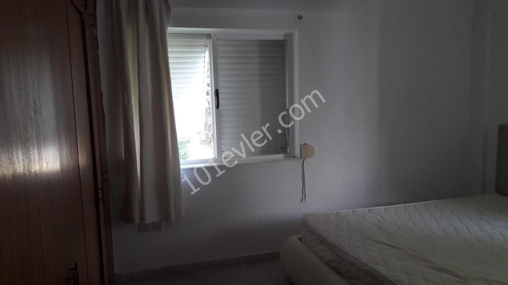 Girne Merkezde Öğretmenler Evine Yakın 150m2 Kiralık 3+1 Daire