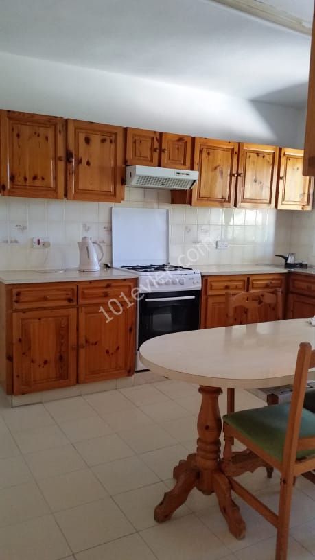 Girne Merkezde EŞYASIZ 3+1 Kiralık Daire