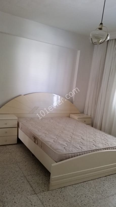 Girne Merkezde Eşyalı 3+1 Kiralık Daire