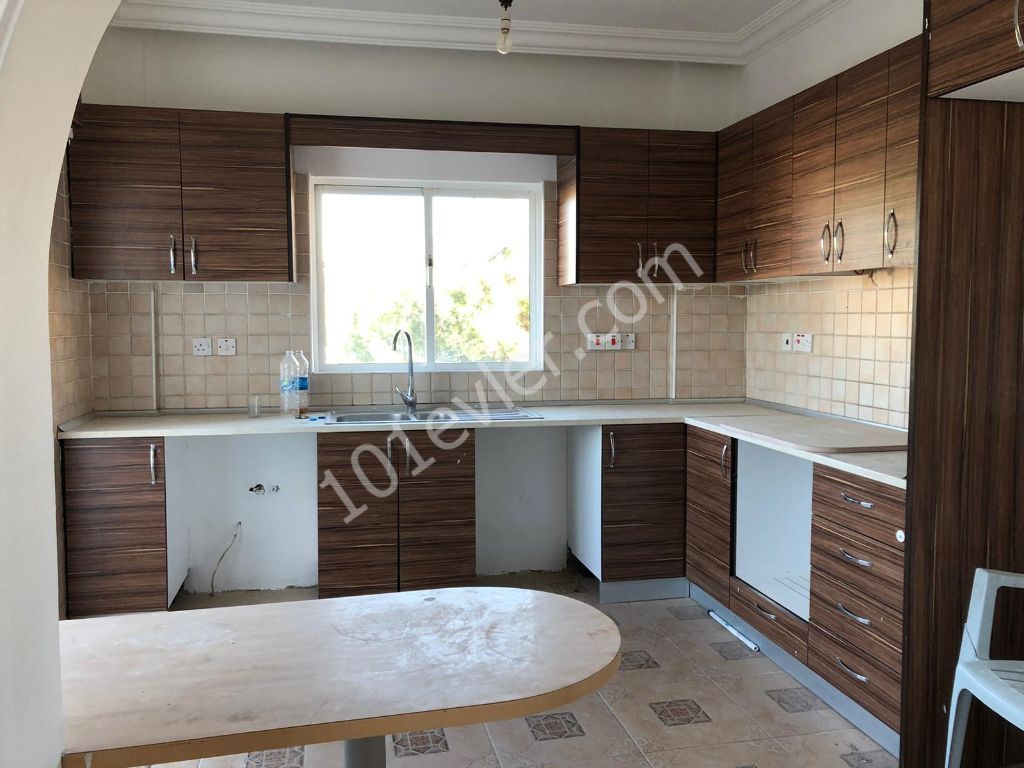 Flat To Rent in Girne Merkez, Kyrenia