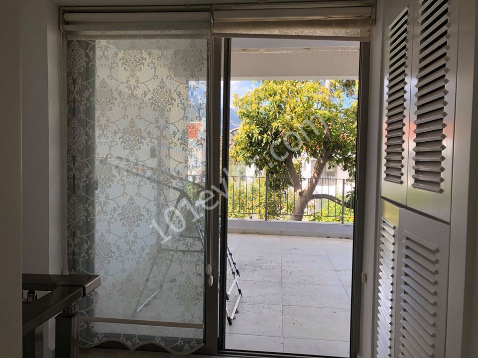 Semi Detached To Rent in Alsancak, Kyrenia