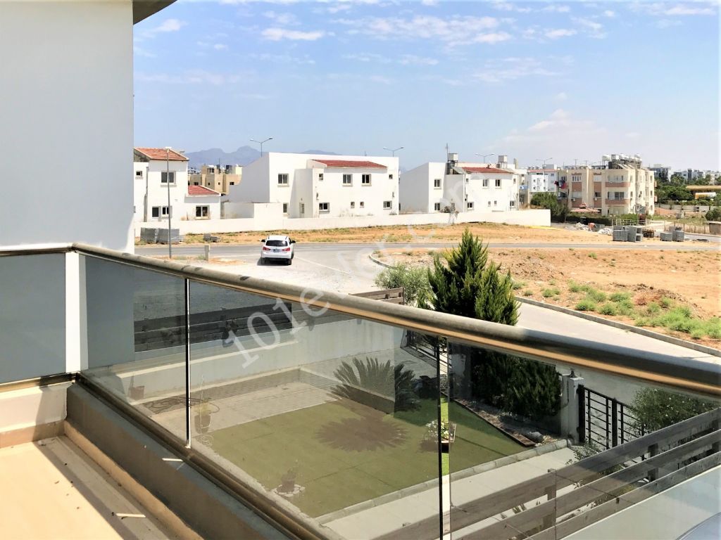 Lefkoşa'nın En Prestijli Villa Bölgesi Yenikent'te Türk Malı Modern Villa