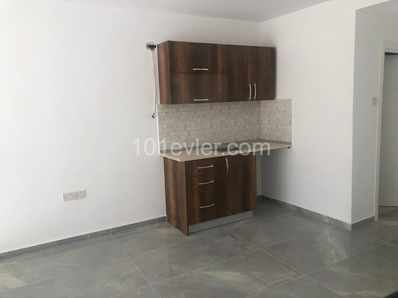 Kyrenia Karaoglanoglu Lemar Nearby Sende Rental / New Shop for Rent with a Basement Floor ** 