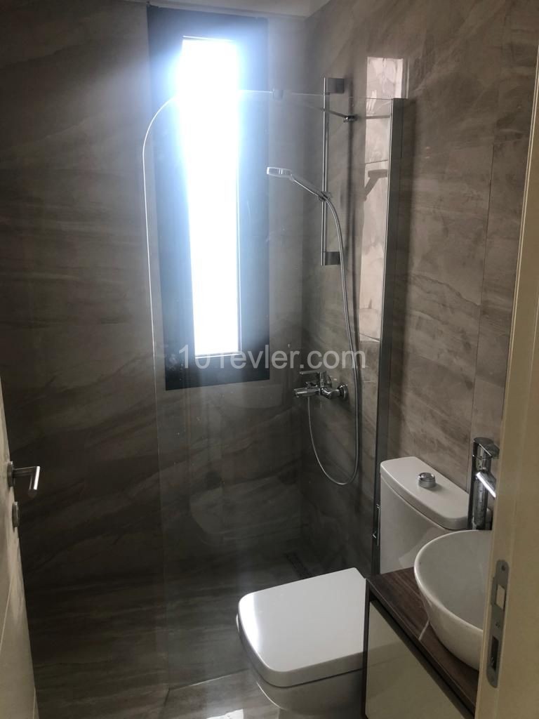 Girne Merkez'de Yeni Site İçi Kiralık EŞYALI 2+1 Lüks Daire