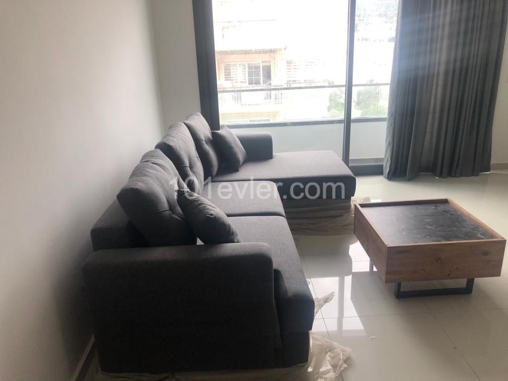 Girne Merkez'de Yeni Site İçi Kiralık EŞYALI 2+1 Lüks Daire