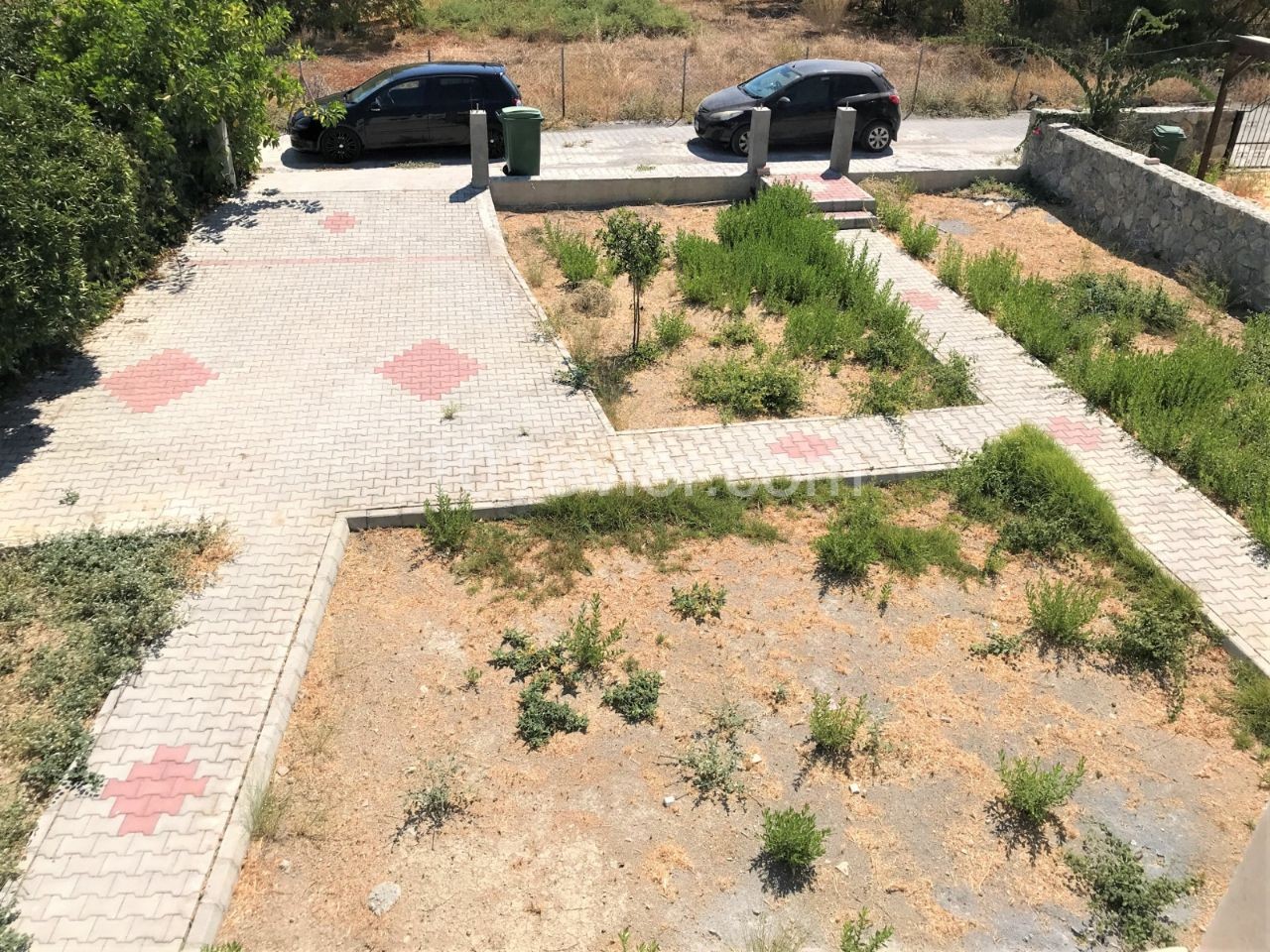 Girne Lapta İncirli Plajı Yakını  Satılık 3+1 Villa