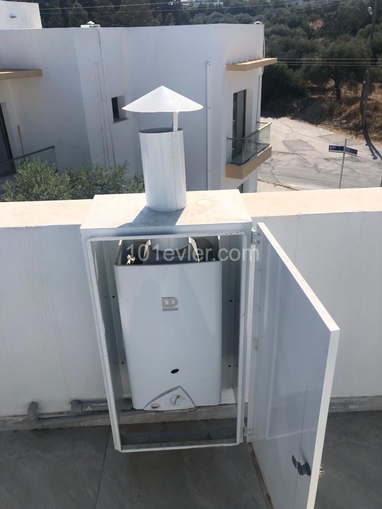 1+1 Wohnung Zum Verkauf Null Mit Terrasse Mit Meerblick In Kyrenia Olivenhain ** 