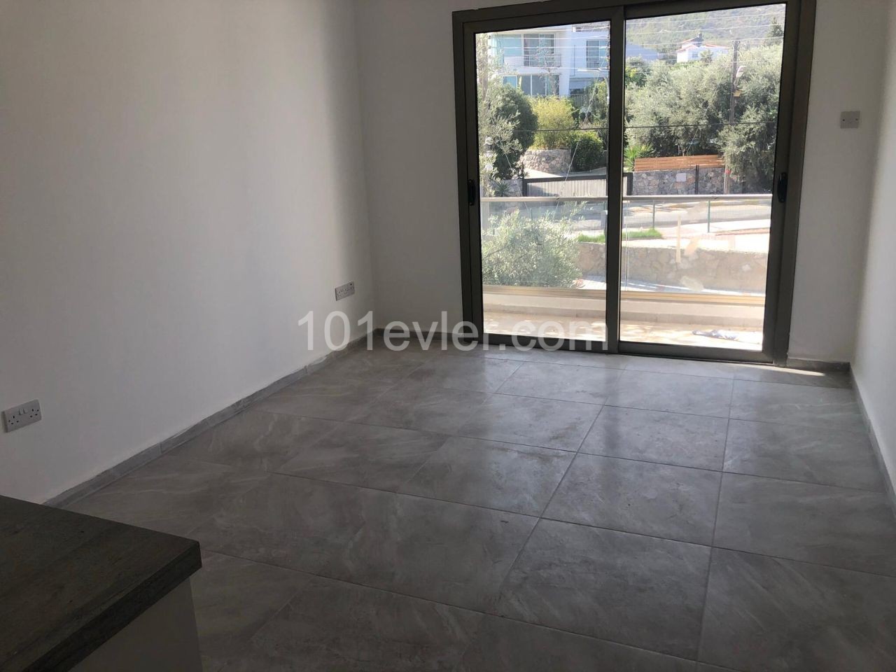 1+1 Wohnung Zum Verkauf Null Mit Terrasse Mit Meerblick In Kyrenia Olivenhain ** 