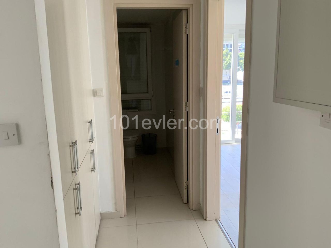 Girne Merkezde 250 M2 Kiralık Ticari Emlak