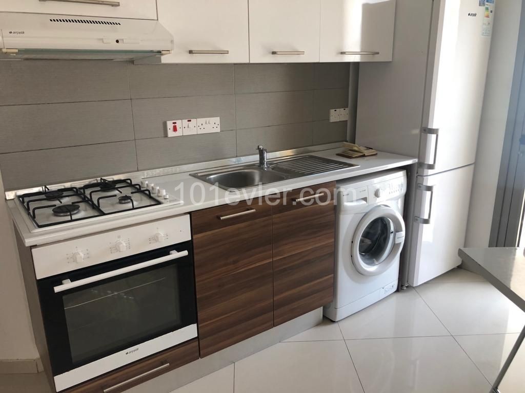 Girne Merkez'de Anayola Yürüyüş Mesafesinde Kiralık Yeni 1+1