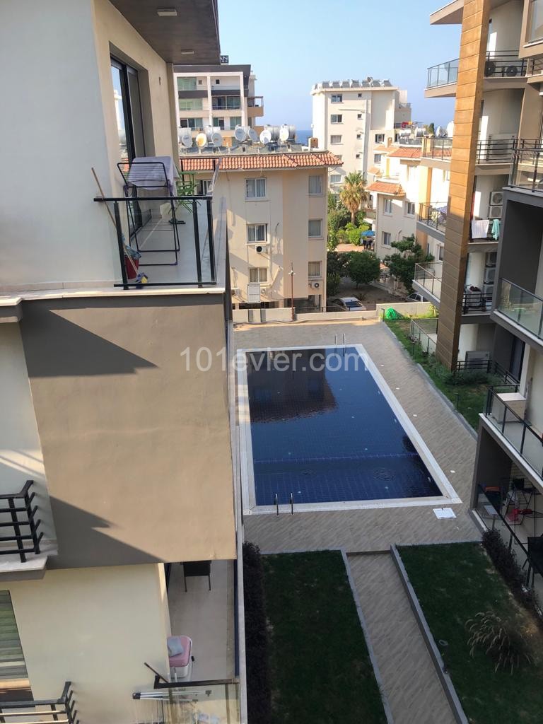 GİRNE MERKEZDE SATILIK 2+1 REZİDANS DAİRE 