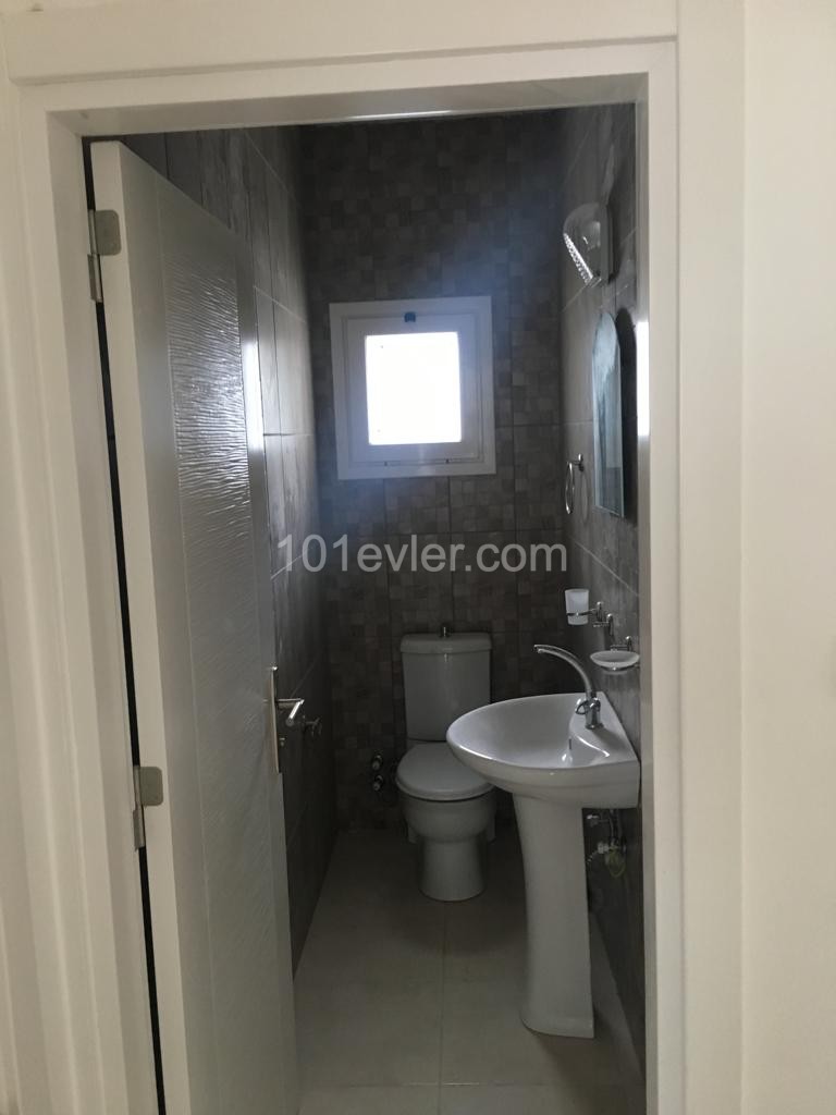 Wohnung Zum Verkauf In Kyrenia Alsancak 3 1 ** 