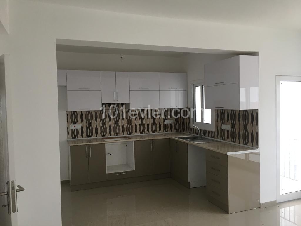 Wohnung Zum Verkauf In Kyrenia Alsancak 3 1 ** 