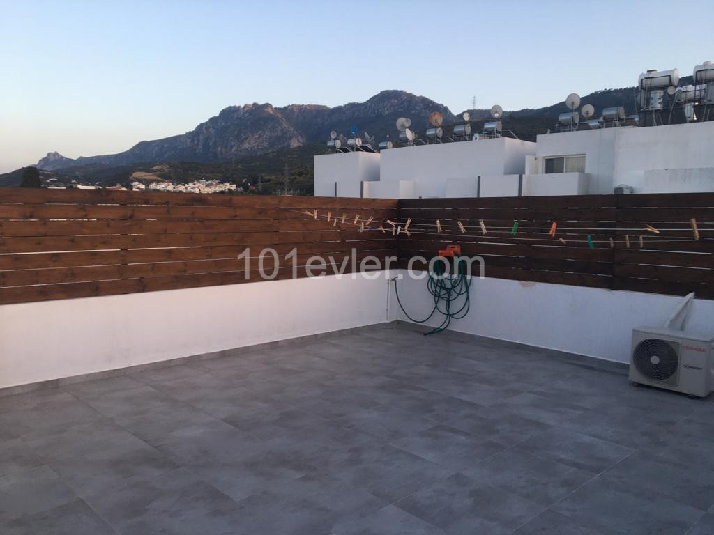 Penthouse Zu Verkaufen In Kyrenia Alsancak 3 1 ** 