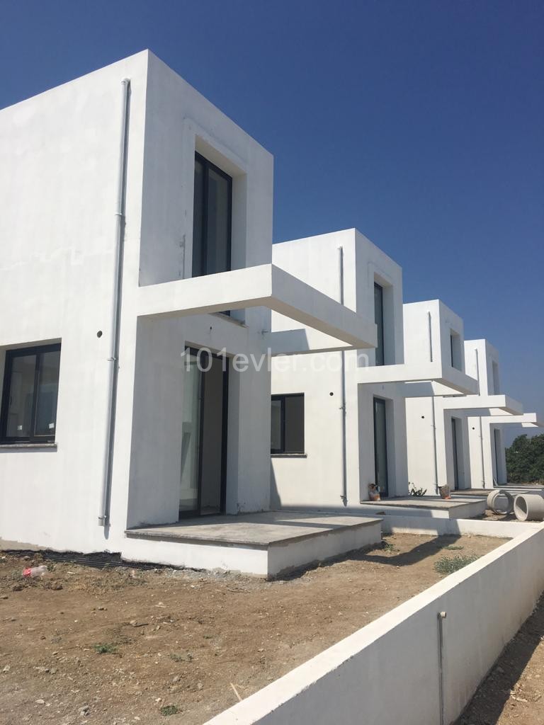 Kyrenia Chatalköy Zu Verkaufen Villa 2 1 ** 