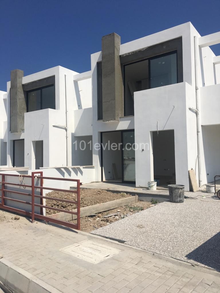 Kyrenia Chatalköy Zu Verkaufen Villa 2 1 ** 