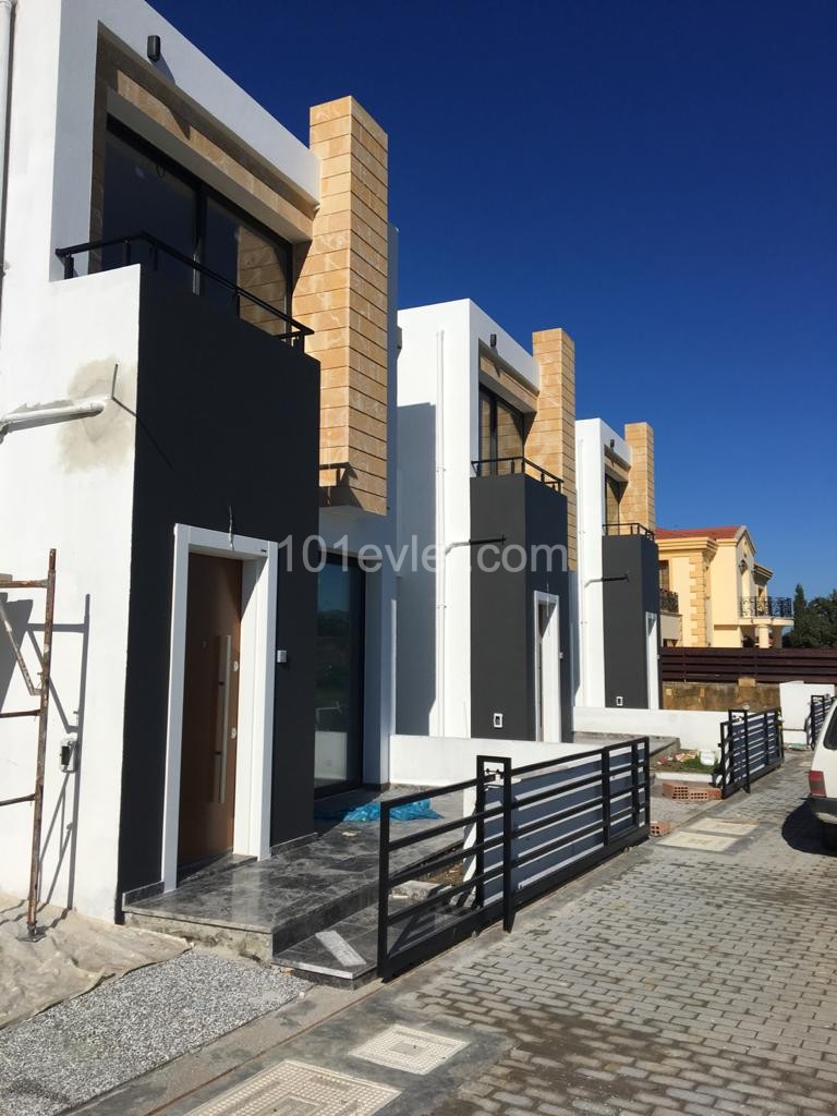 Kyrenia Chatalköy Zu Verkaufen Villa 2 1 ** 