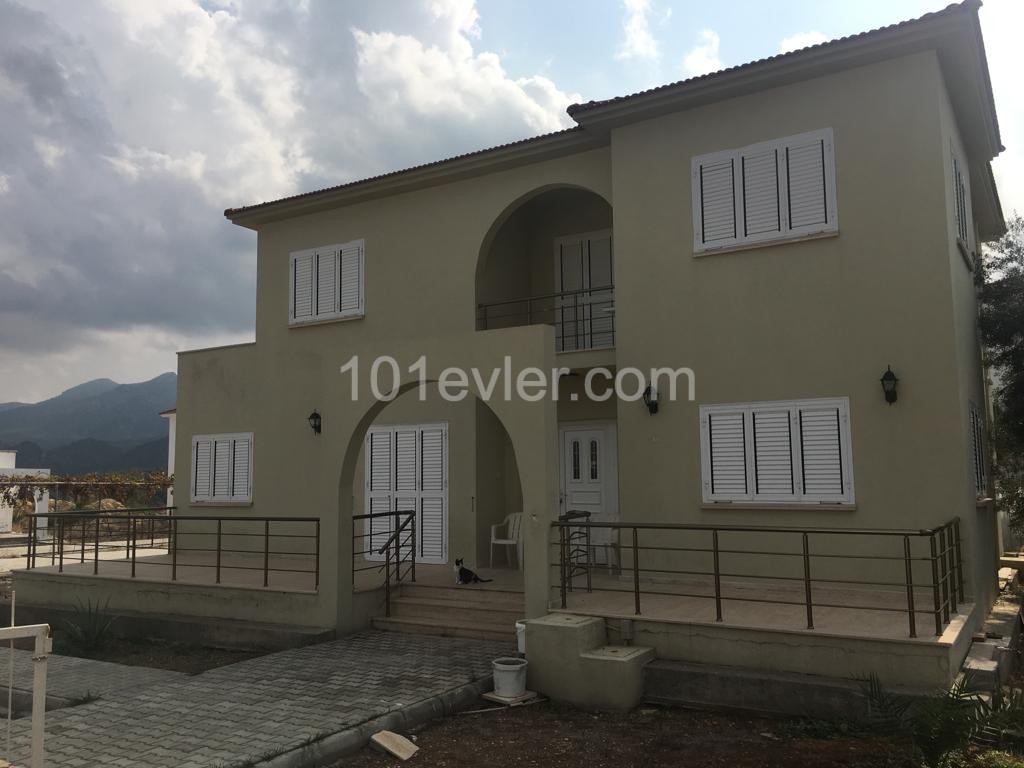 4 Bedroom Villa for sale 200 m² with fireplace in Çatalköy, Girne, North Cyprus