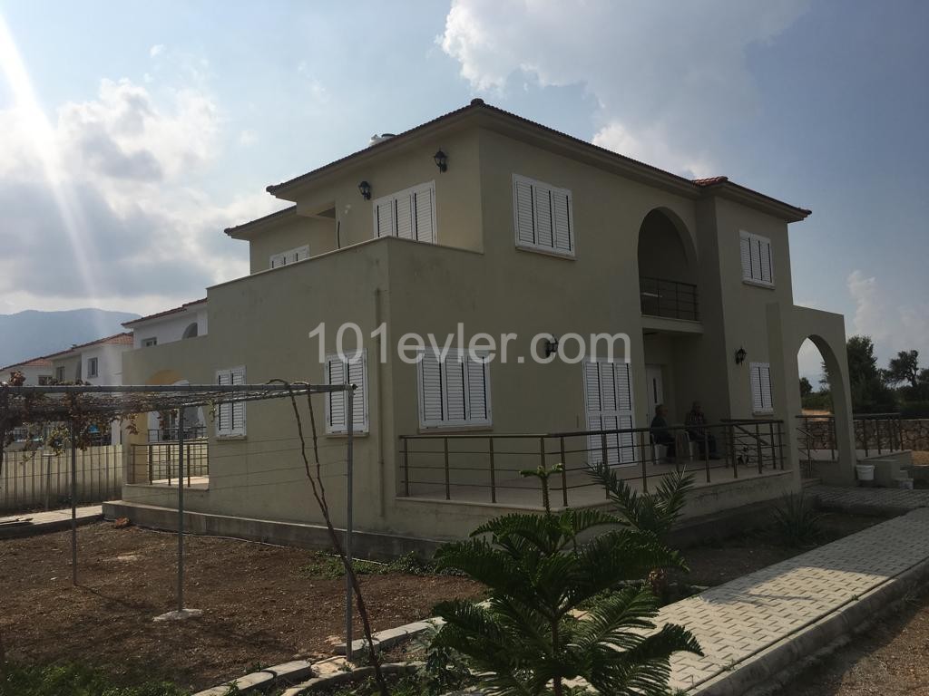 4 Bedroom Villa for sale 200 m² with fireplace in Çatalköy, Girne, North Cyprus