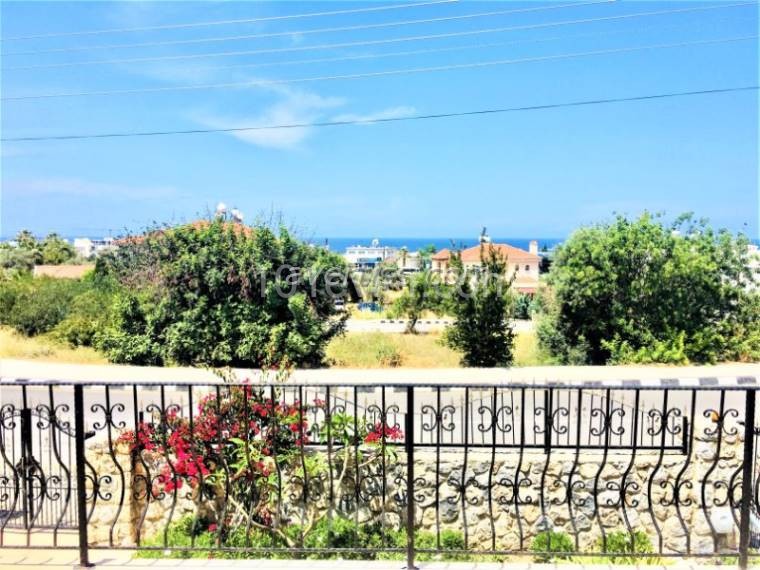 Kyrenia Chatalköy Zu Verkaufen Villa 4 1 ** 