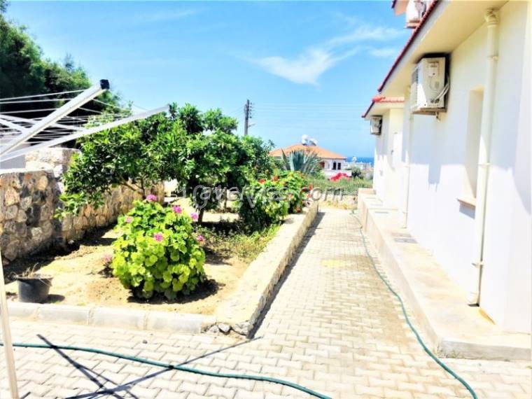 Kyrenia Chatalköy Zu Verkaufen Villa 4 1 ** 