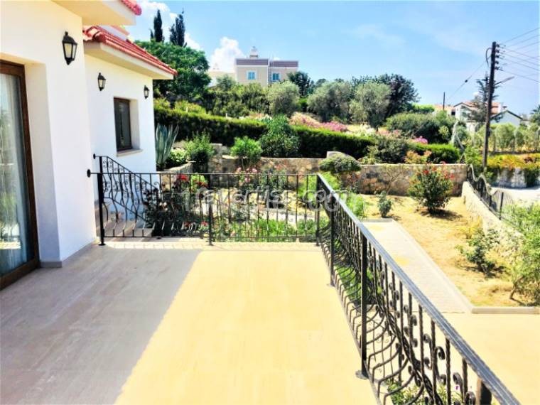 Kyrenia Chatalköy Zu Verkaufen Villa 4 1 ** 