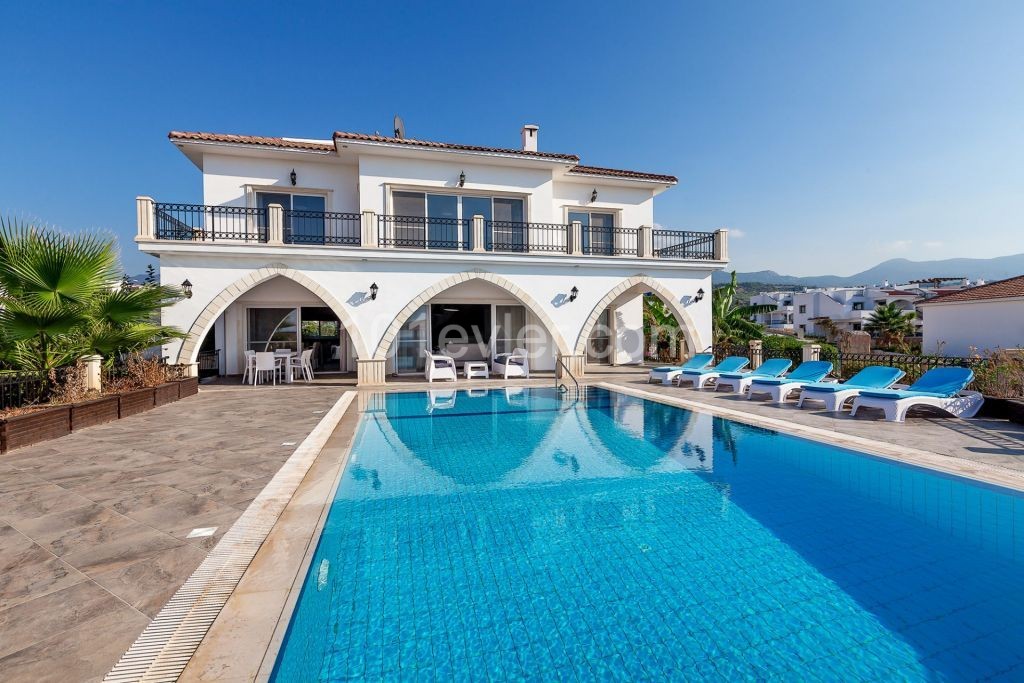 5 Bedroom Villa for sale 320 m² with private pool and fireplace in Esentepe, Girne, North Cyprus