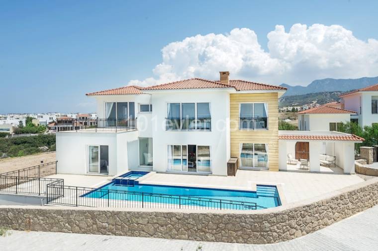 Villa Zu Verkaufen In Kyrenia Esentepe 5 1 ** 