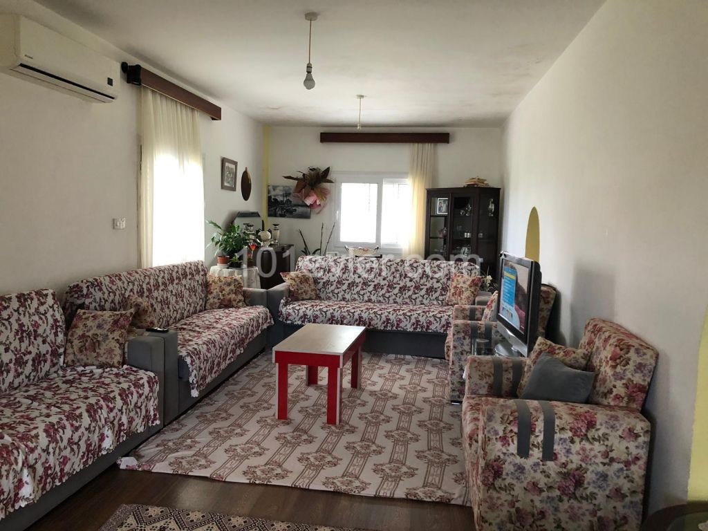 3 Bedroom Villa for sale 1200 m² in Karşıyaka, Girne, North Cyprus