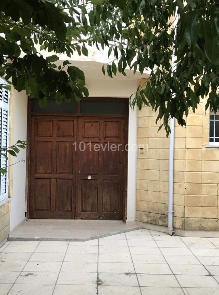 Kyrenia Karsiyaka Zu Verkaufen Villa 3 1 ** 