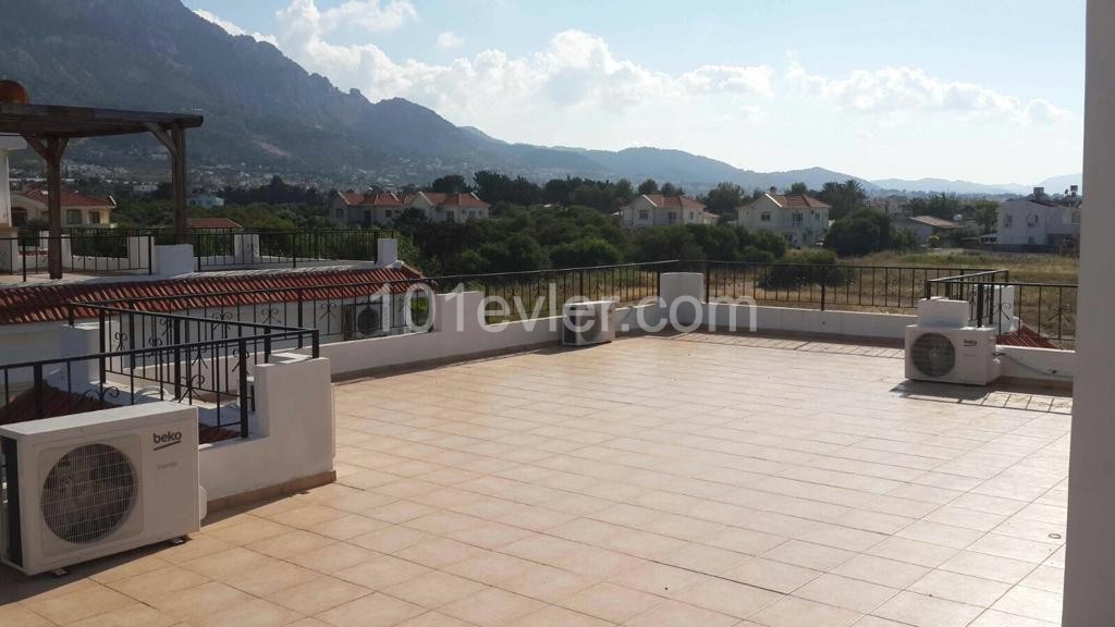 Girne Lapta Satılık Penthouse 3 1