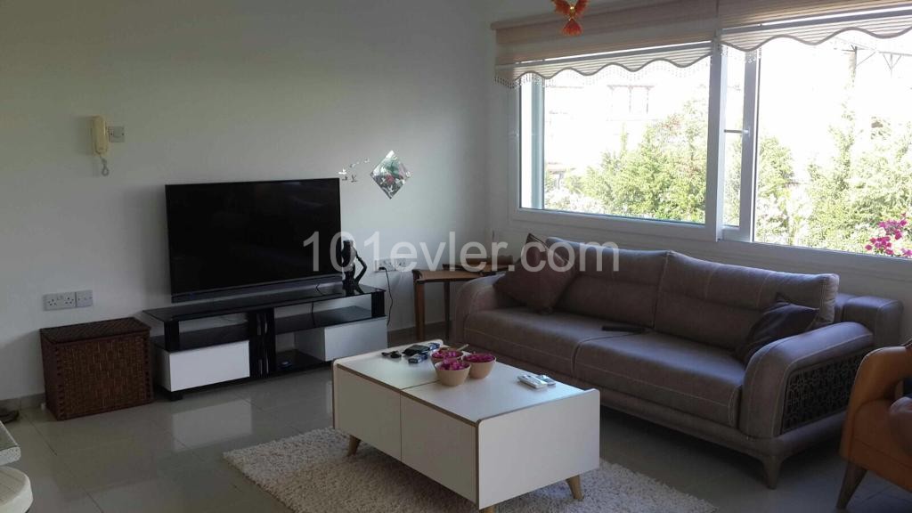 Penthouse Zu Verkaufen In Kyrenia Lapta 3 1 ** 