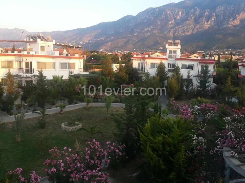 Penthouse Zu Verkaufen In Kyrenia Lapta 3 1 ** 