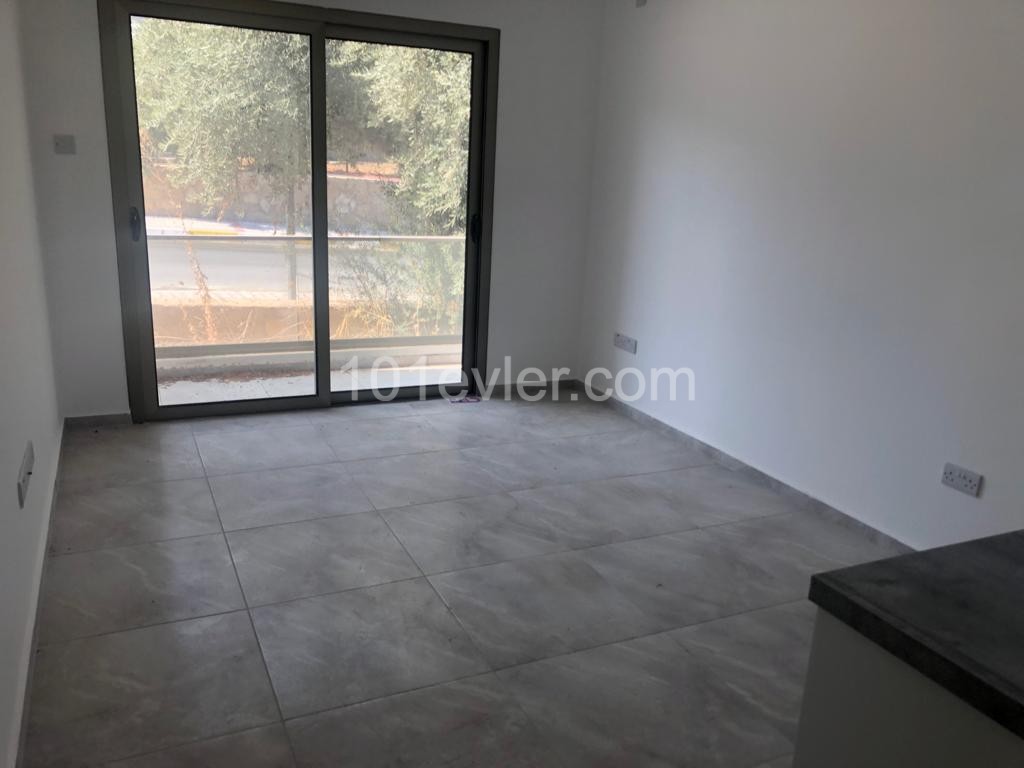 Kyrenia Olivenhain Zu Verkaufen Wohnung 1 1 ** 