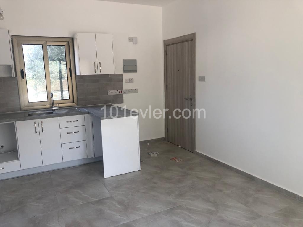 Kyrenia Olivenhain Zu Verkaufen Wohnung 1 1 ** 