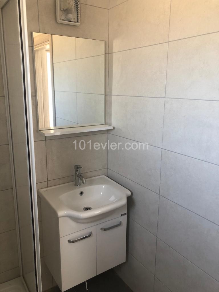 Kyrenia Olivenhain Zu Verkaufen Wohnung 1 1 ** 