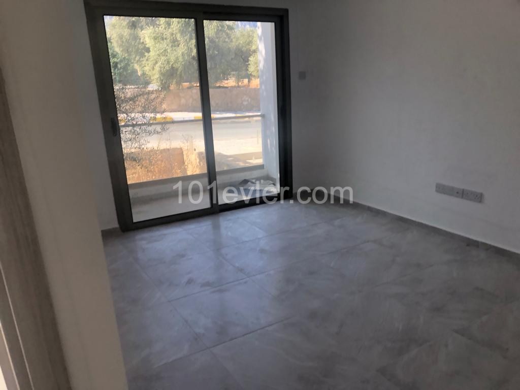 Kyrenia Olivenhain Zu Verkaufen Wohnung 1 1 ** 