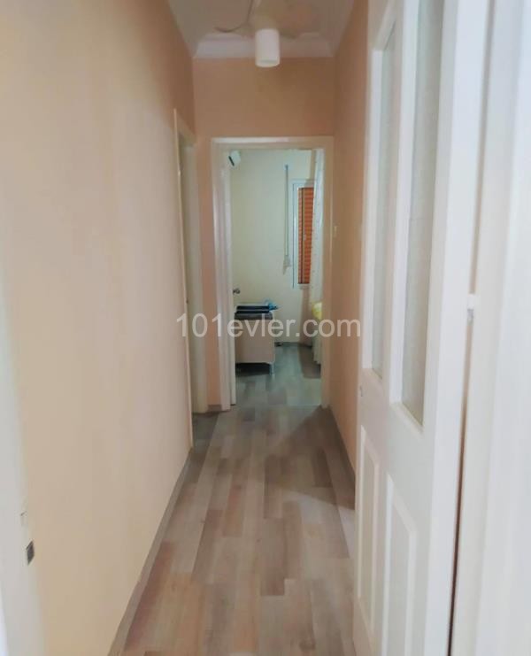 Penthouse In Kyrenia Zentrum Zu Verkaufen 3 1 ** 