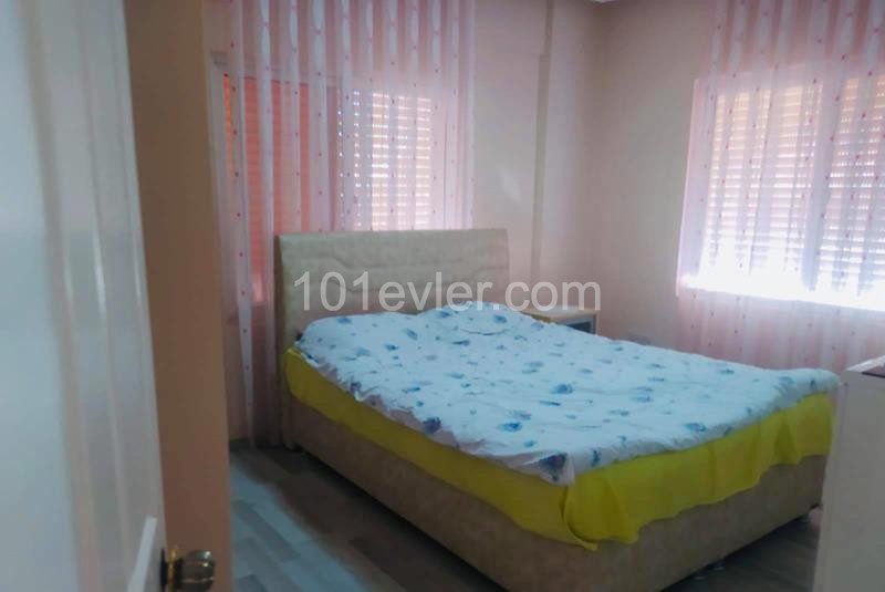 Penthouse In Kyrenia Zentrum Zu Verkaufen 3 1 ** 